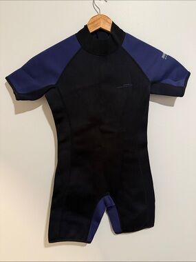 Kids Short Sleeve Swim Suit - Black with Navy Accents